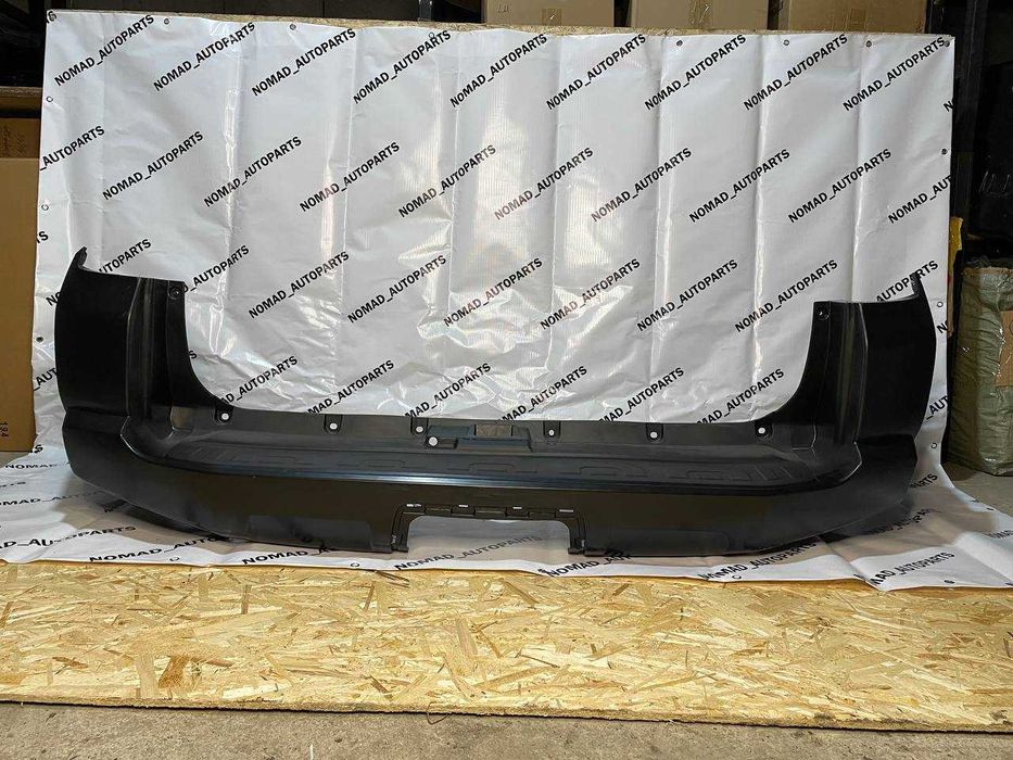 Бампер задний на 4Runner 14-22 год