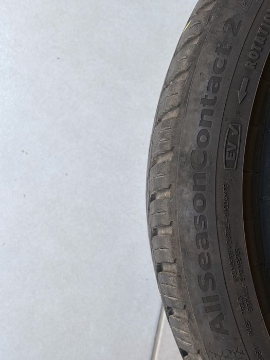 Гуми 225/40/18 всесезонни DOT4323 Continental AllSeasonContact 2