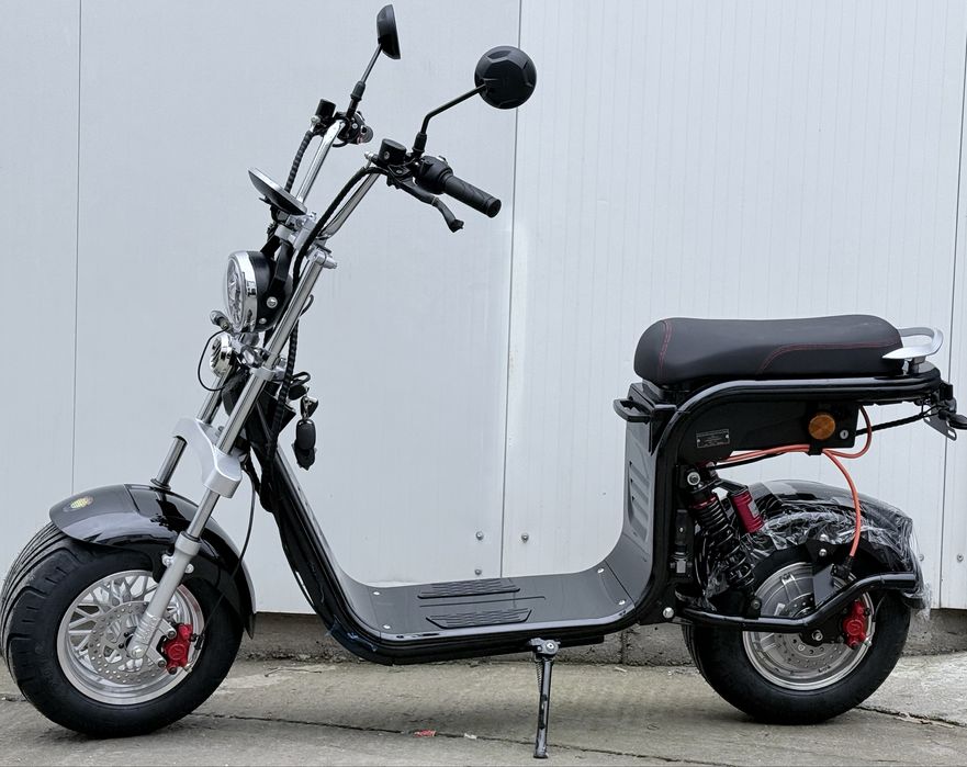 Scuter electric cu cartela 2025