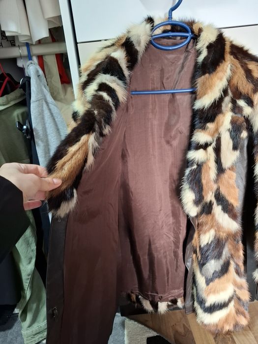 Vând haină de blană