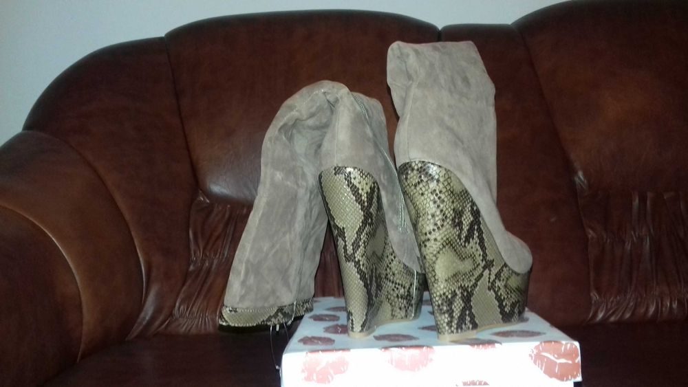 Cizme noi,  inalte cu platformă