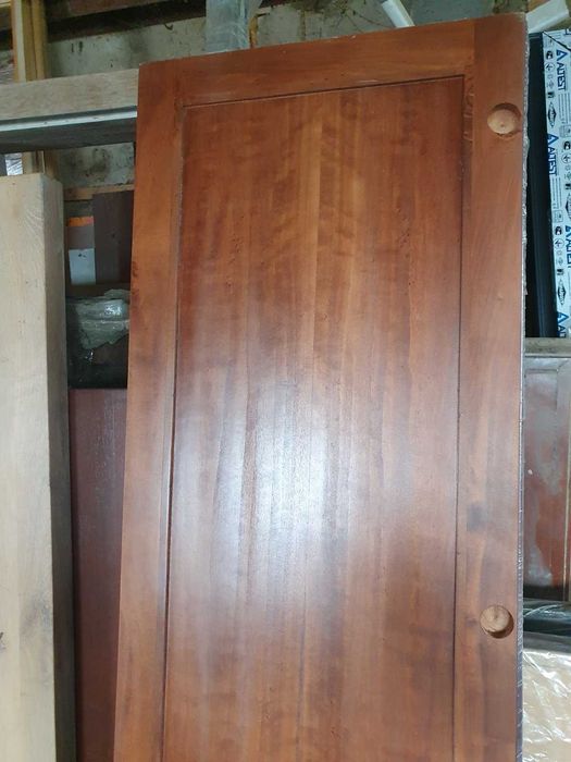 ГАРДЕРОБНИ врати от масив