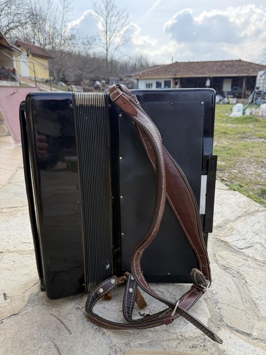 Акордеон  WELTMASTER Стела 120 баса