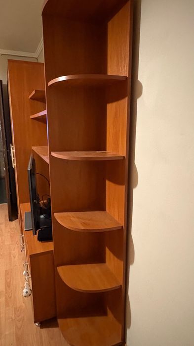 Спалния,диван и трикрилен гардероб