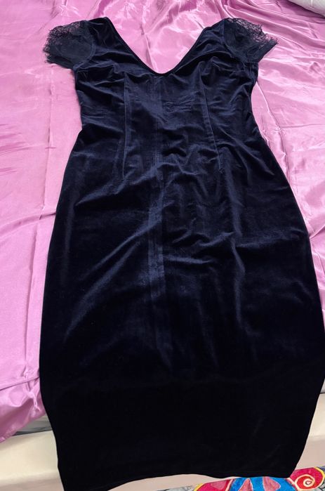 Вечернее платье с декольте бархатное