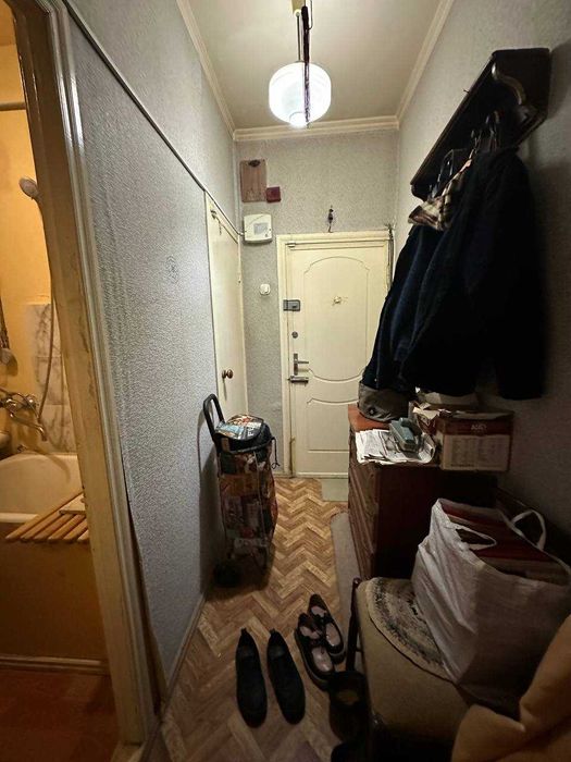 Продаю квартиру.Юнусабад 15  м Туркистан 2\2\4 ,Ипотека есть