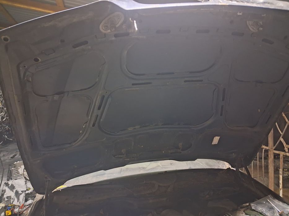 Капот на бмв е39