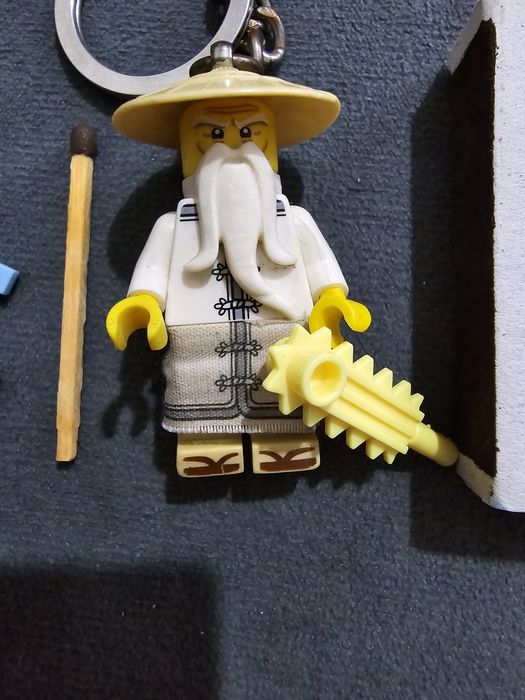 Продам брелок LEGO Ninjago Мастер Ву (Сэнсэй Ву) Оригинал