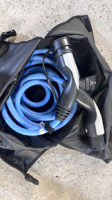 BMW i зарядно оригинал