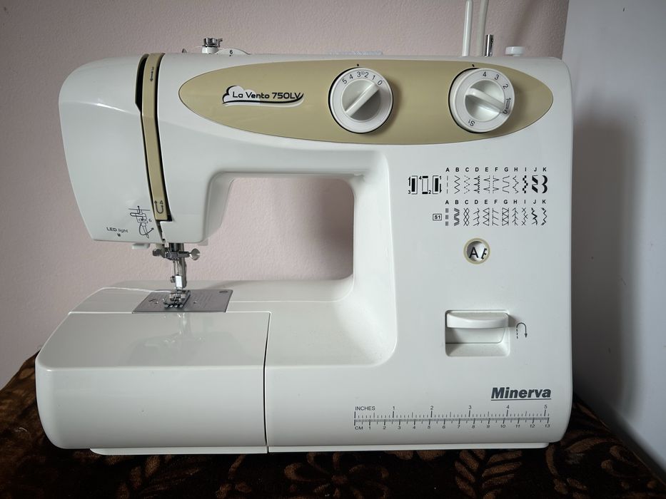 Masina de cusut Minerva LV750