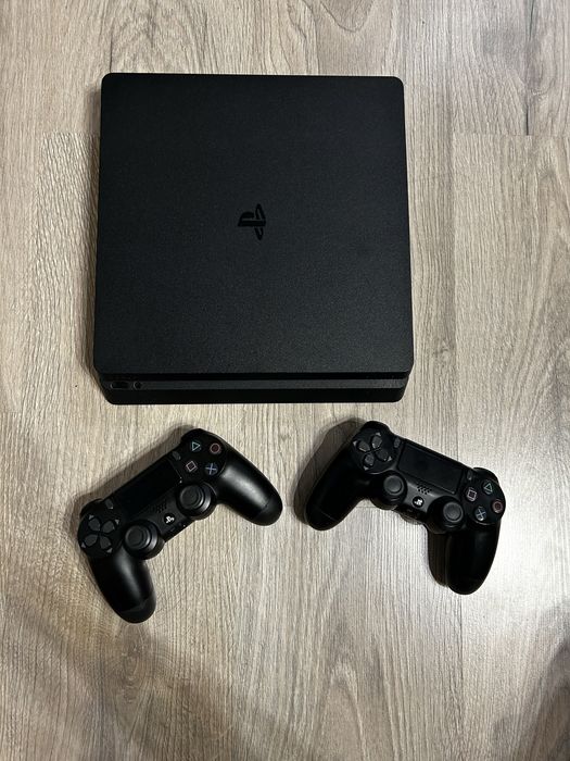 Продам PlayStation 4 slim 1Tb
