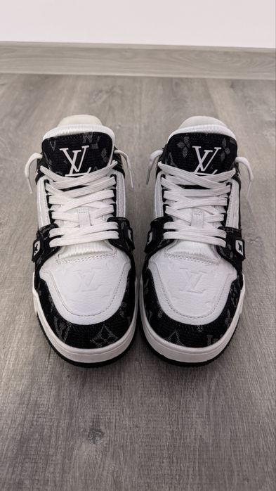 Adidasi LV Trainer marimea 44