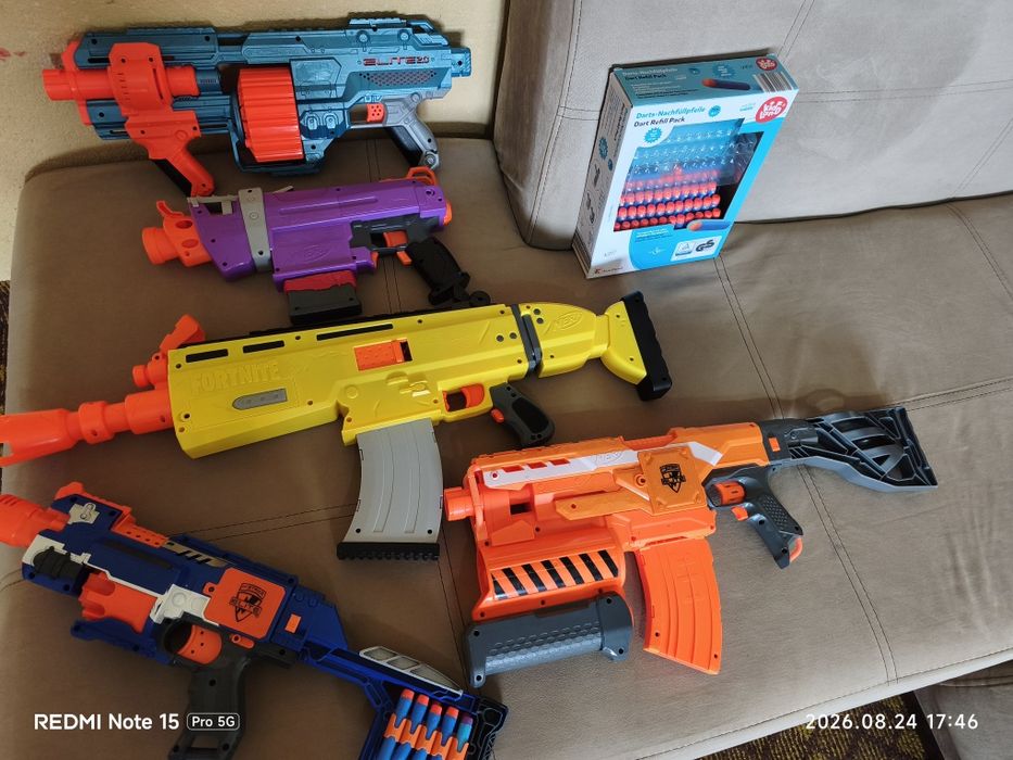 **Nerf колекция — 5 бластера**