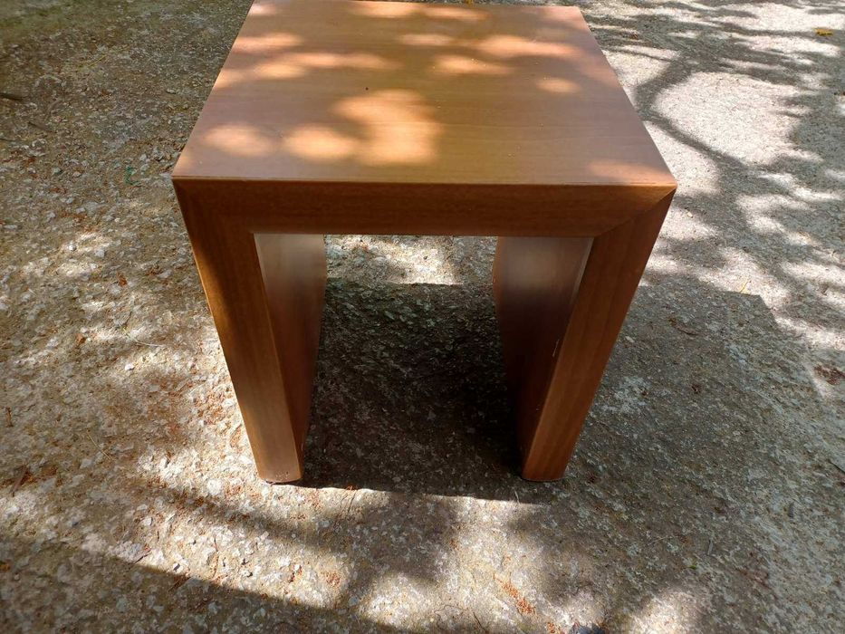 Шкаф с огледало, маса, нощно шкафче-2бр