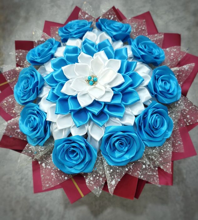 Букет из атласных лент