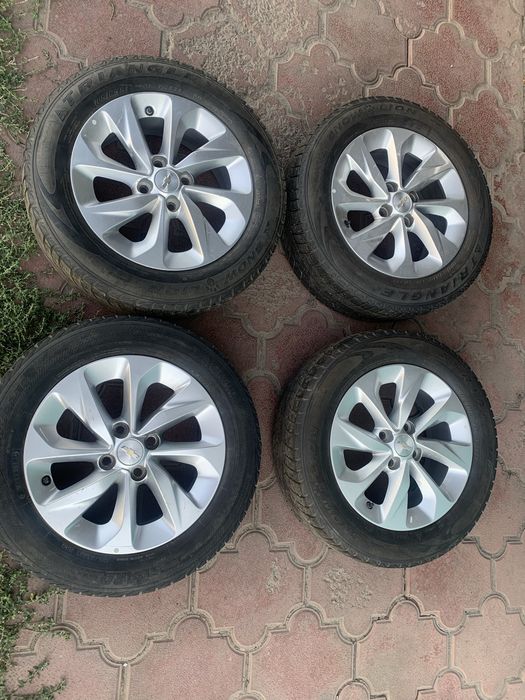Диски 4*100 есть зимние шины отдельно