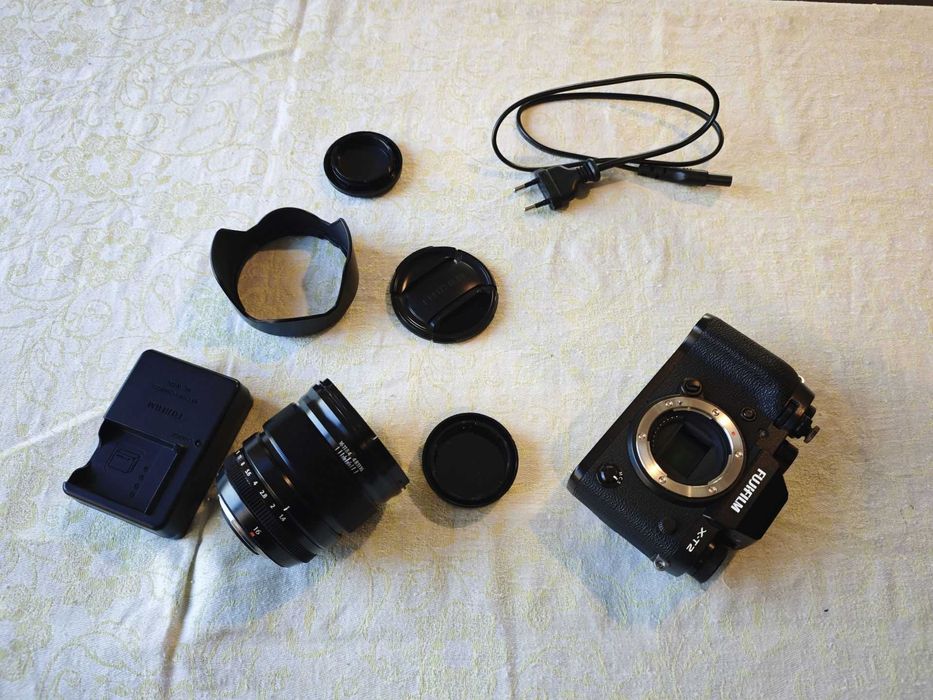 Комплект фотоапарат Fujifilm XT2 и обектив Fujinon XF 16 mm / F1.4 WR.