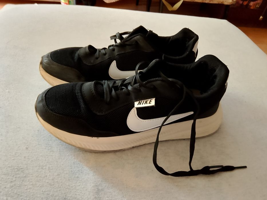 Продавам маратонки nike