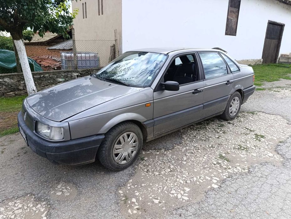 Продавам Фолксфаген Пасат