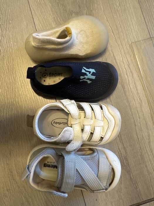 Продам 4 пары обуви 16-17рр