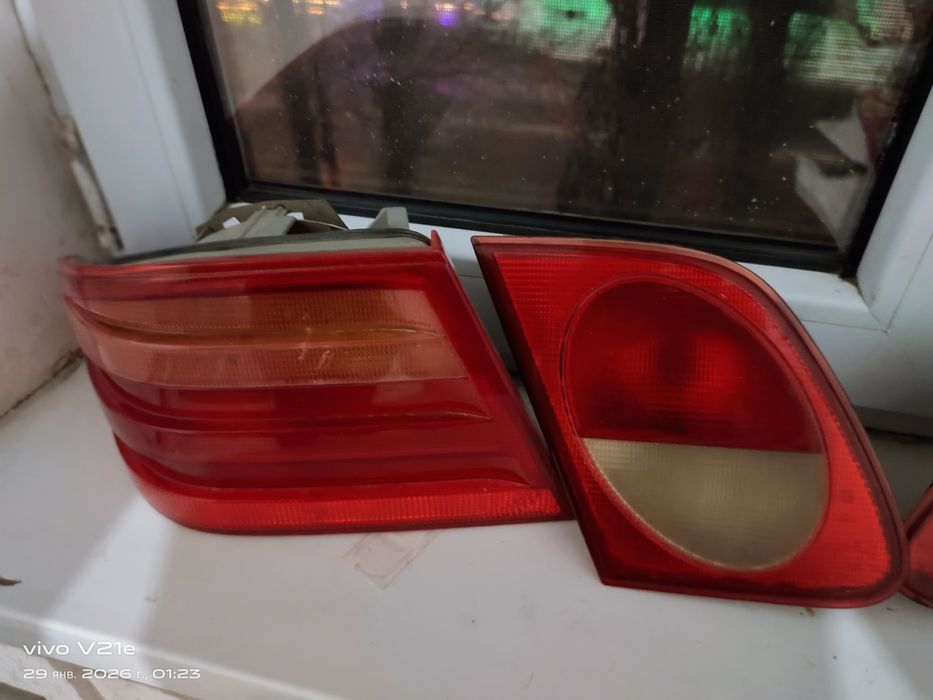 Задний фара Mercedes 210