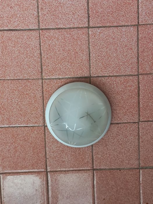 Люстры потолочные.