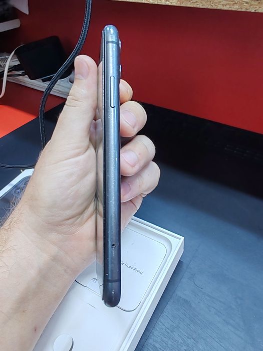 Iphone 11 продам