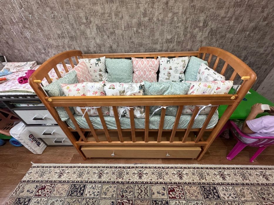Детская кроватка