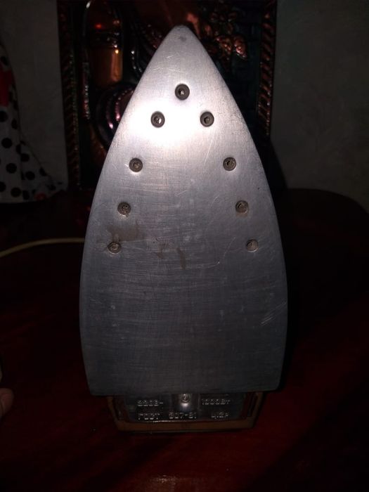 Утюг и телефоны СССР