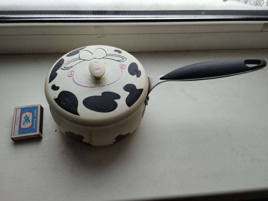 Посуда кастрюли крышки