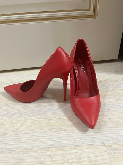 Продам женские туфли