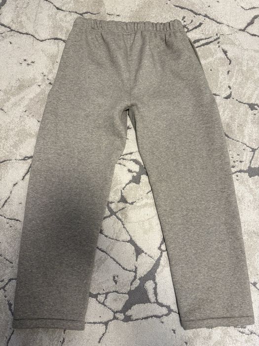 Pantaloni Essentials