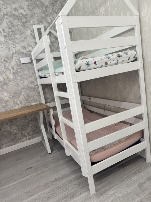 Продам двухъярусную кровать