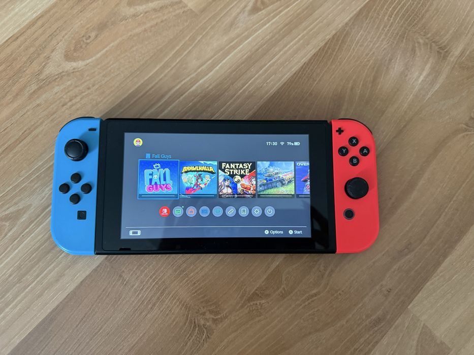 Nintendo switch в отлично състояние и игри