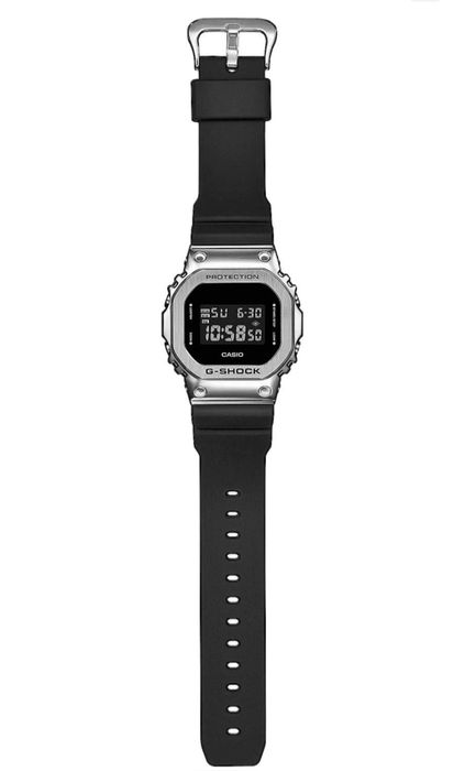 Часы CASIO G-Shock GM-5600-1ER Оригинал!