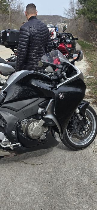 Honda VFR1200F   Avtomat