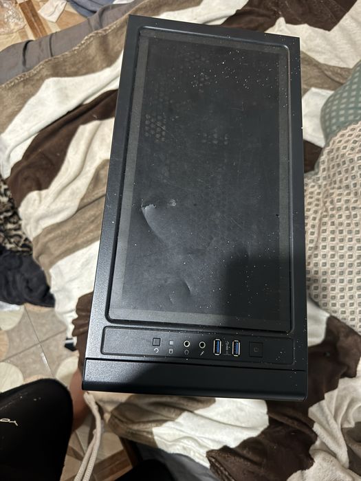 Carcasa pc gaming+3 fanuri rgb