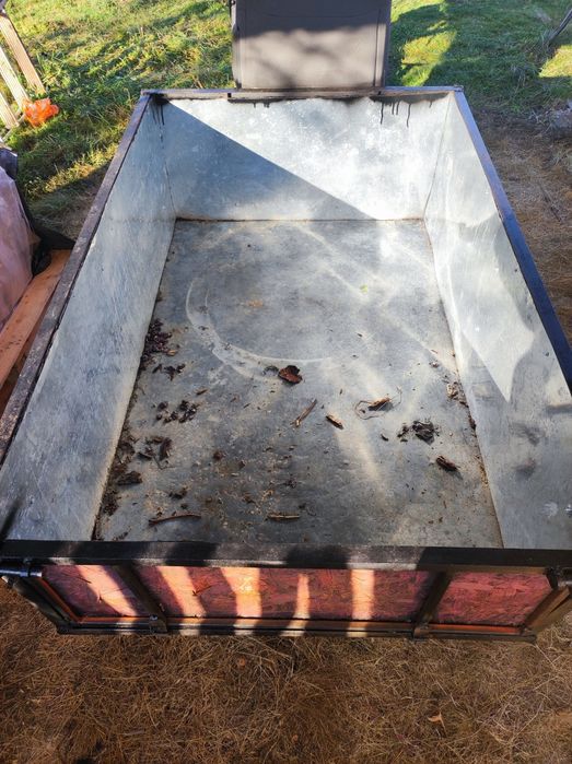 Vând remorca motocultor cu frane pe tambur și scaun reglabil