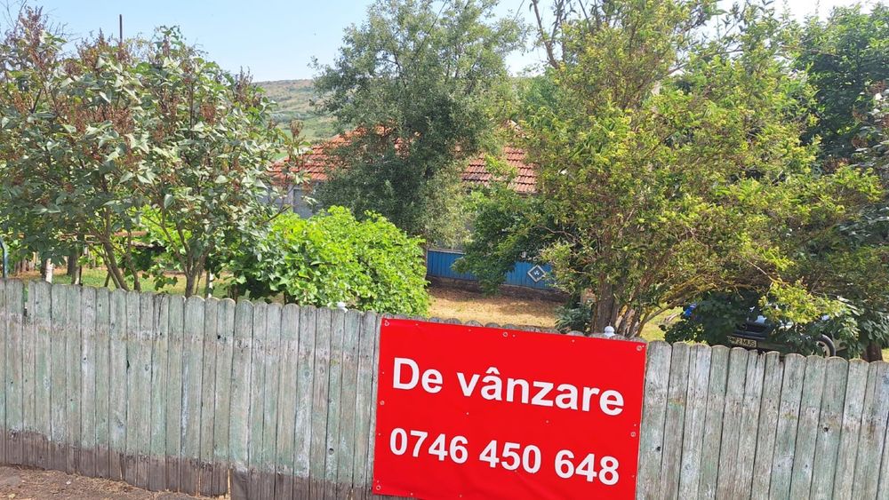 Hoceni - Teren Intravilan 4200 mp si casa bătraneasca