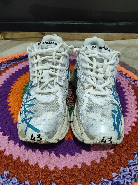 Balenciaga runner graffiti