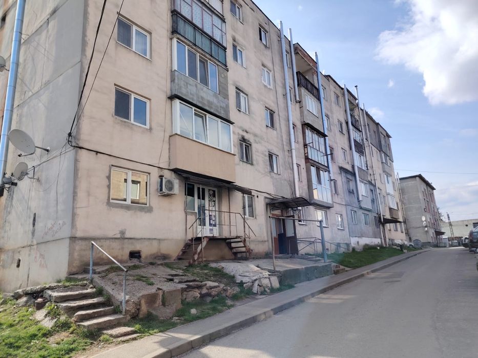 Vand afacere/spatiu comercial magazin alimentar