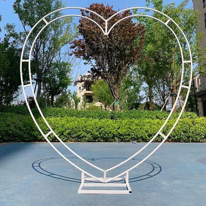 Арка в виде сердца — аренда / продажа
