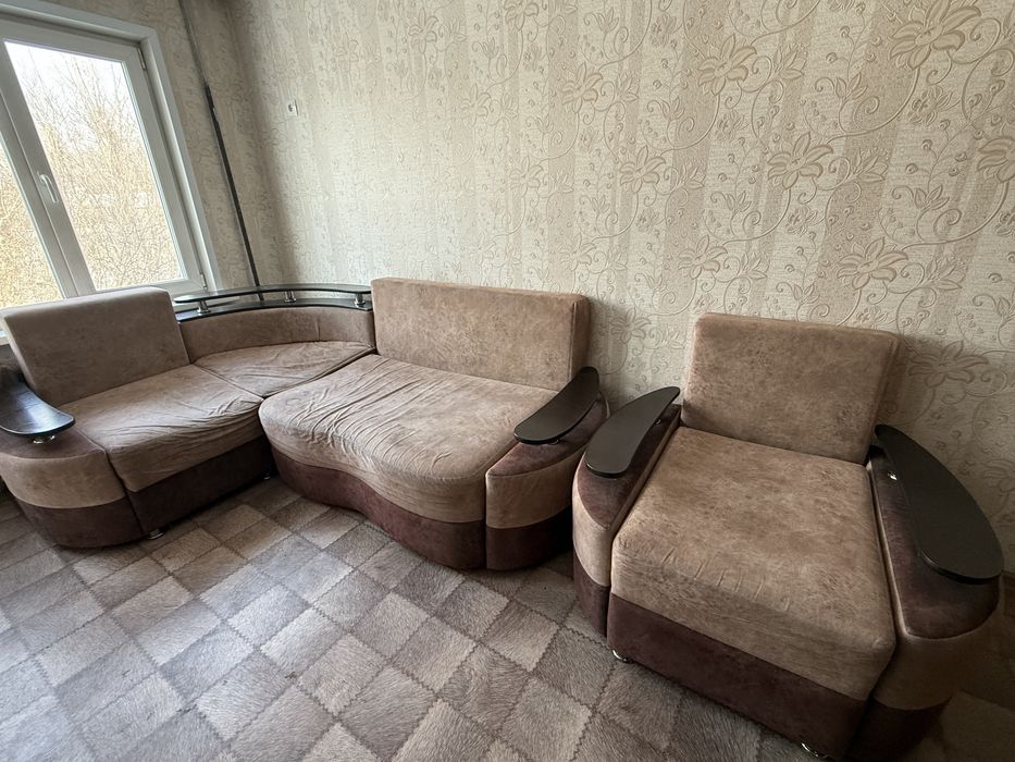 Продам диван,шкаф,письменный стол-10000тг