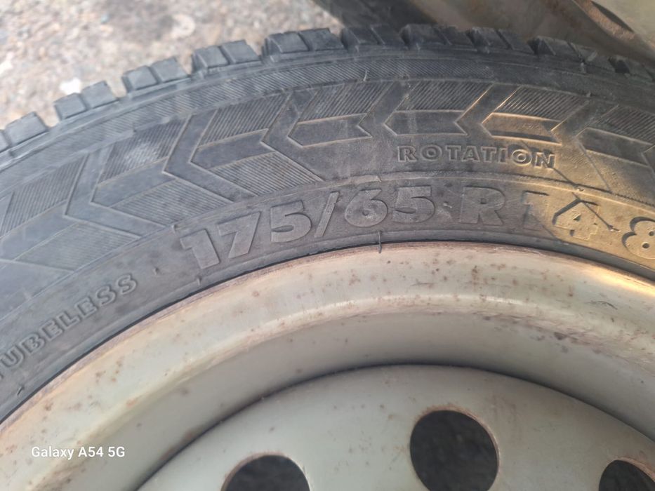 Зимние шины 4 штуки