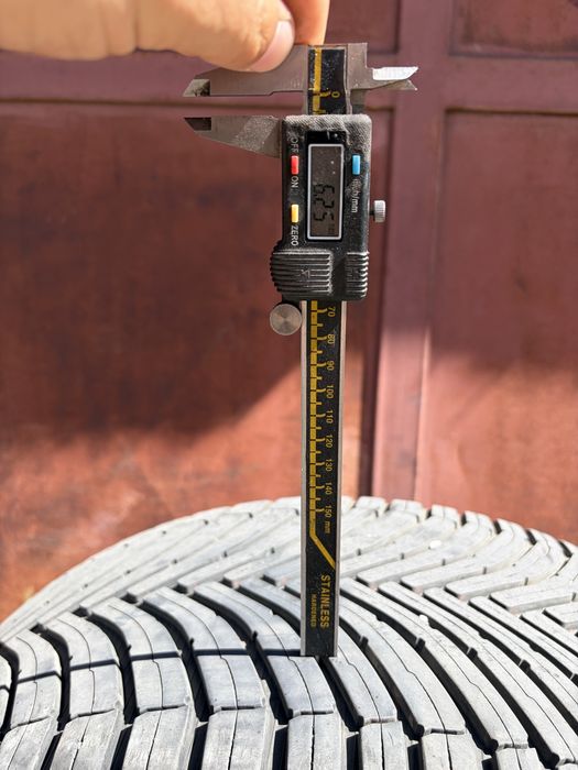 Продавам 4 бр. всесезонни гуми Bridgestone 275/45 R21