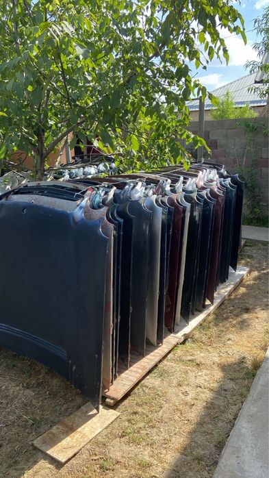 Мерседес лупарик 210 капот