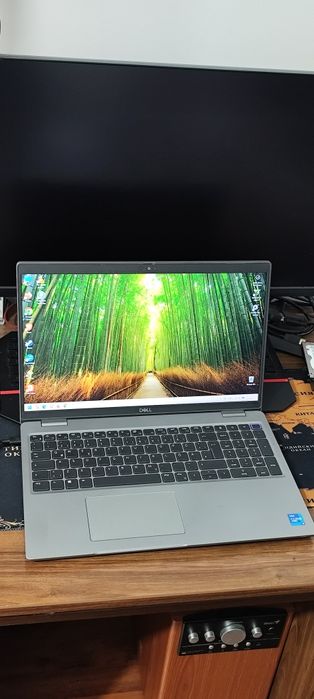 Vând laptop i5 generația 11 SSD 512 GB perfect funcțional