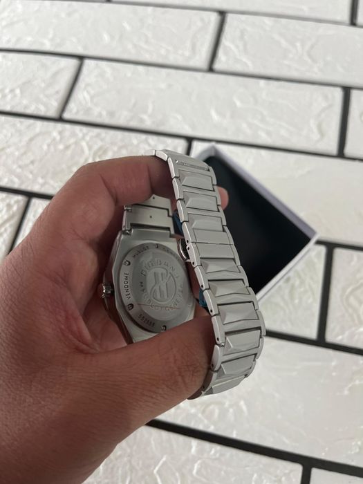 Наручные часы новые