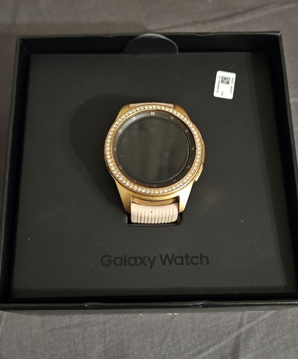 Смарт часовник Samsung Galaxy Watch 42mm
