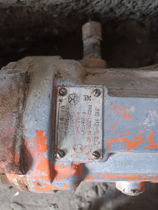 Traktor zapchast GIDRO NASOZ sotiladi